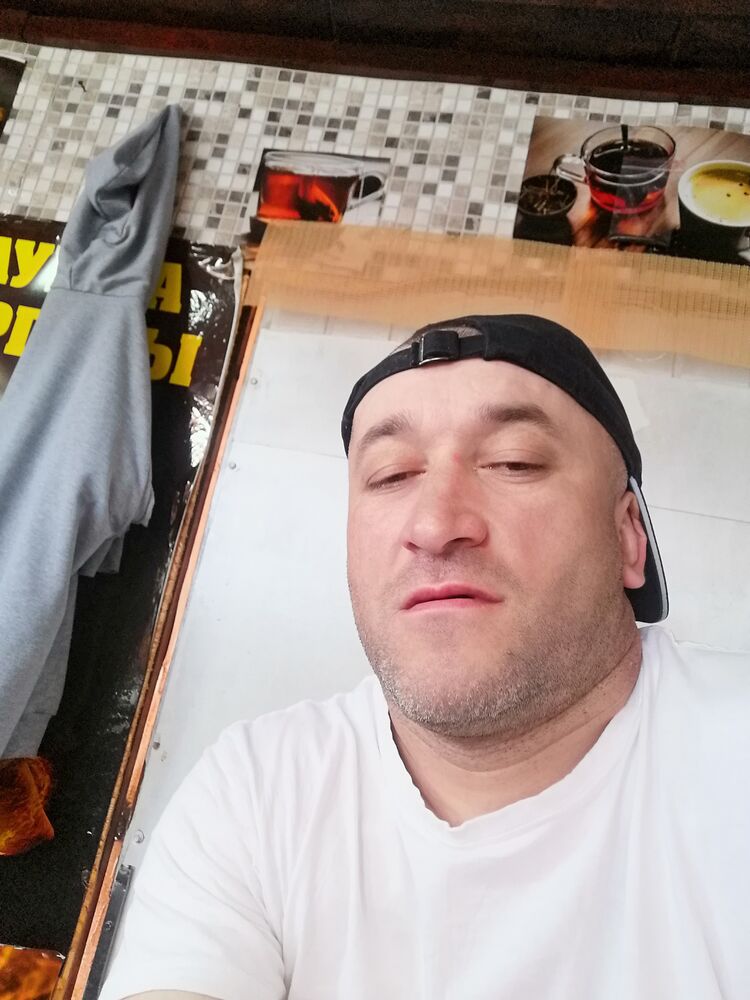  37669250  Zaur, 37 ,    