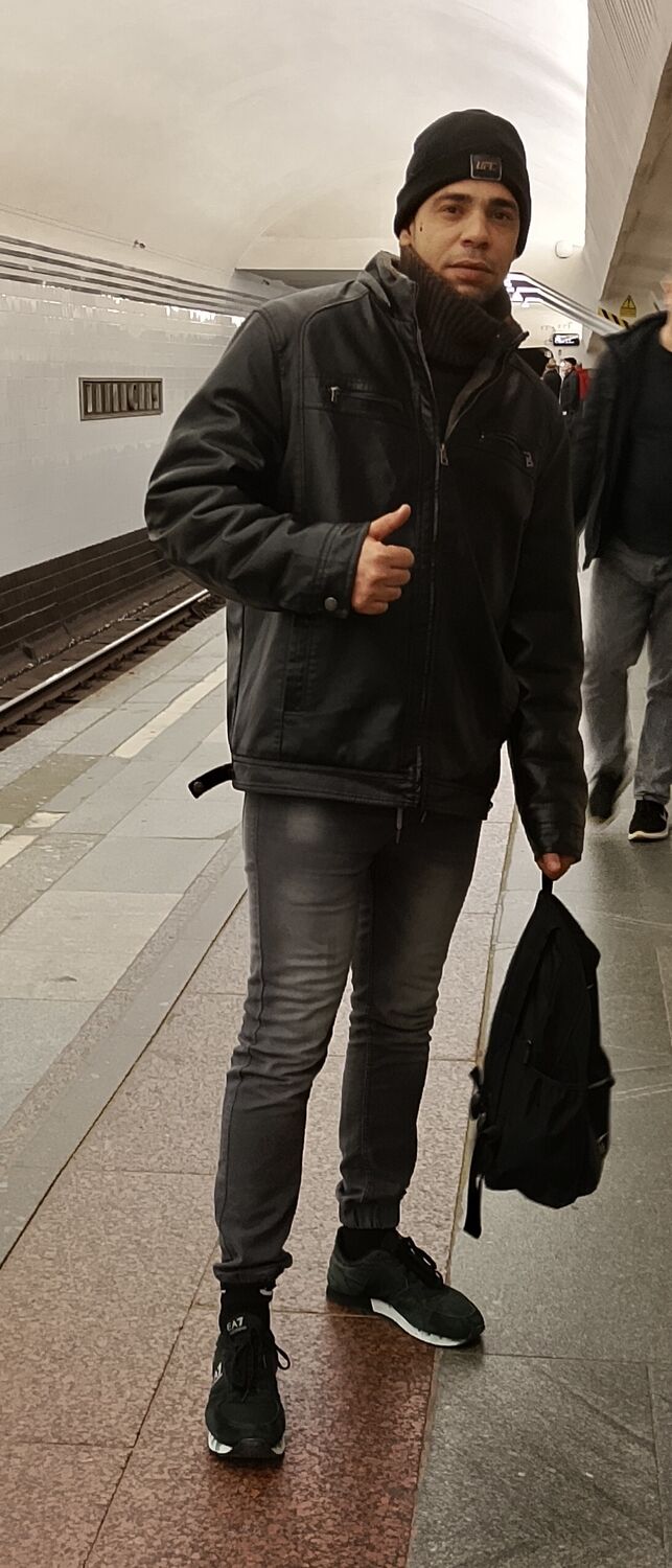  54693590  Iran, 37 ,    