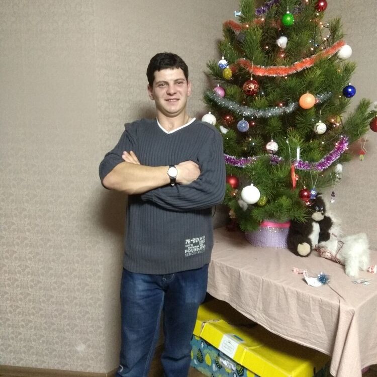  22070630  Maks, 28 ,    