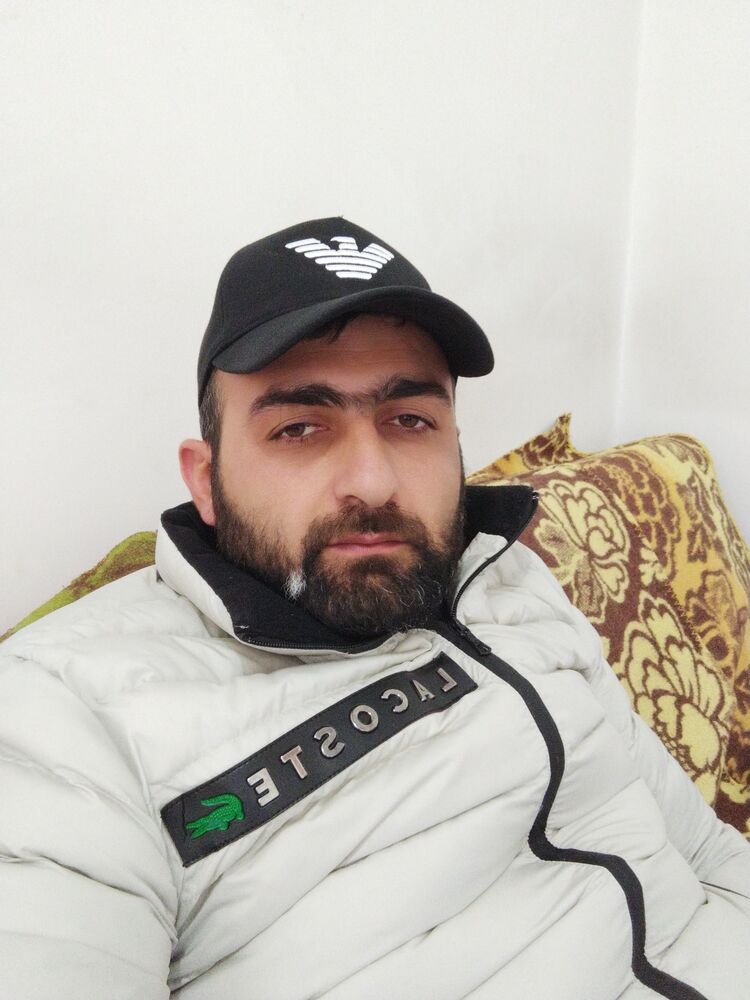  ,   Hovo, 37 ,   ,   