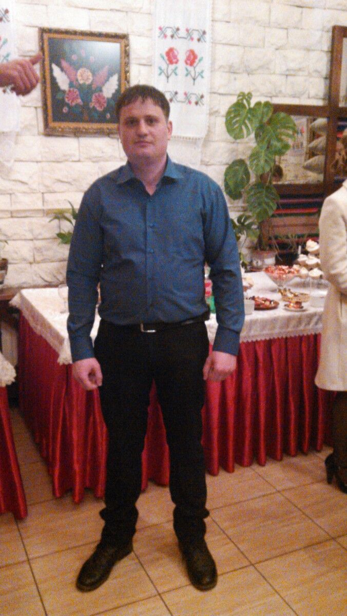  4221630  Igor, 37 ,    