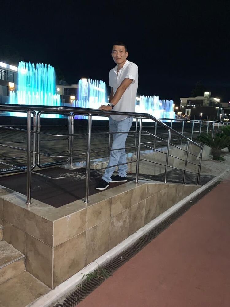  35628730  , 33 ,    