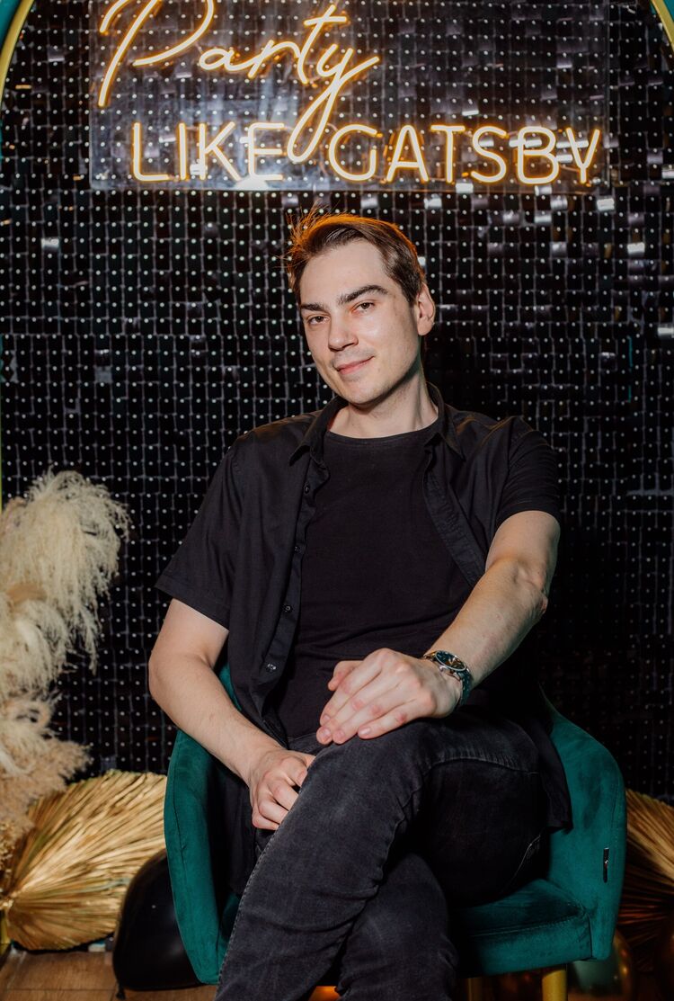  ,   Oleg, 33 ,   ,   , c 