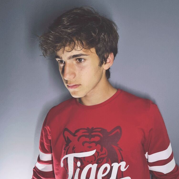 ���� 22817830 ������� Luc, 27 ���, ���� ���������� � �������