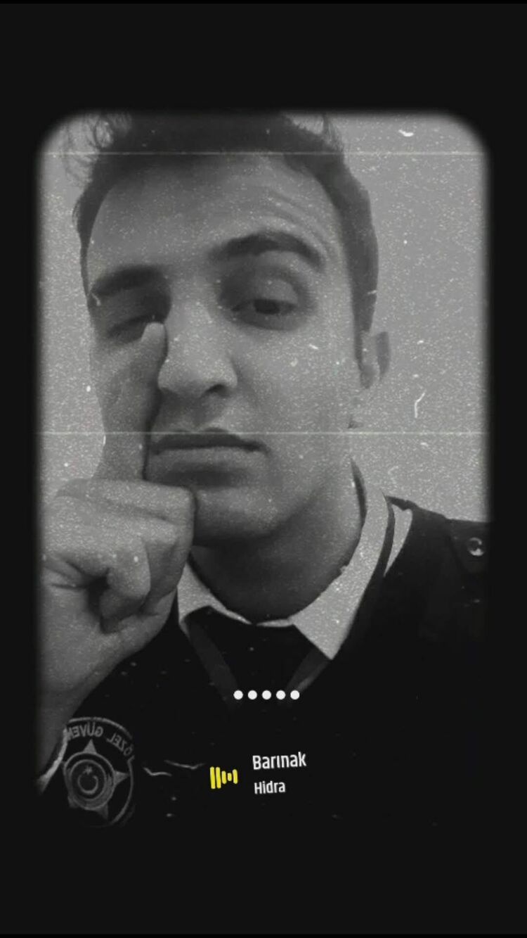  27636350  Sebastian, 28 ,    