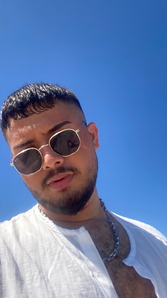 45052030  Yigit efe, 24 ,    Charenton-Le-Pont
