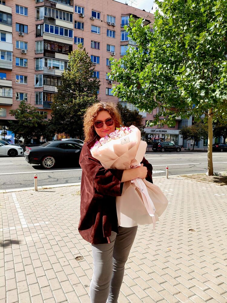  53687450  Helen, 45 ,    