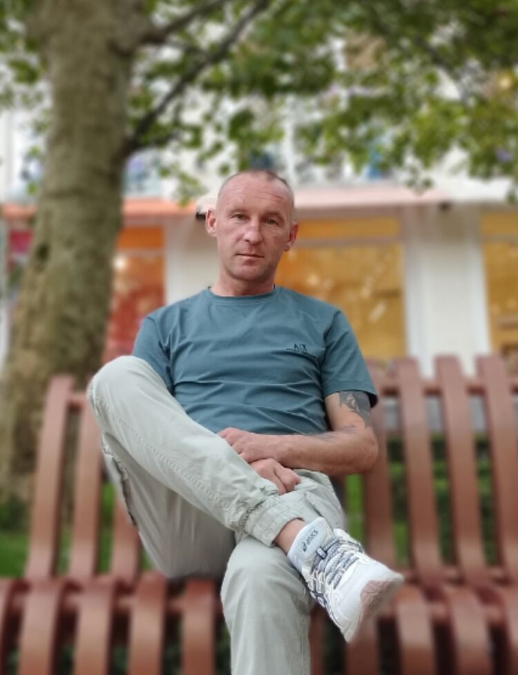  54042280  Dmitry, 44 ,    