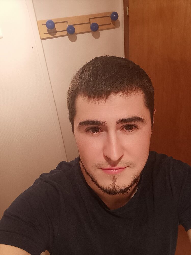  ,   Tudor, 28 ,   ,   