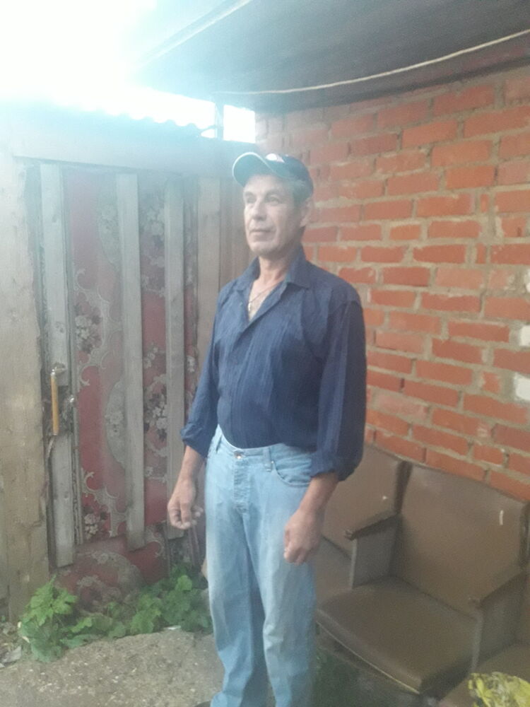  12688130  Sergey, 60 ,    