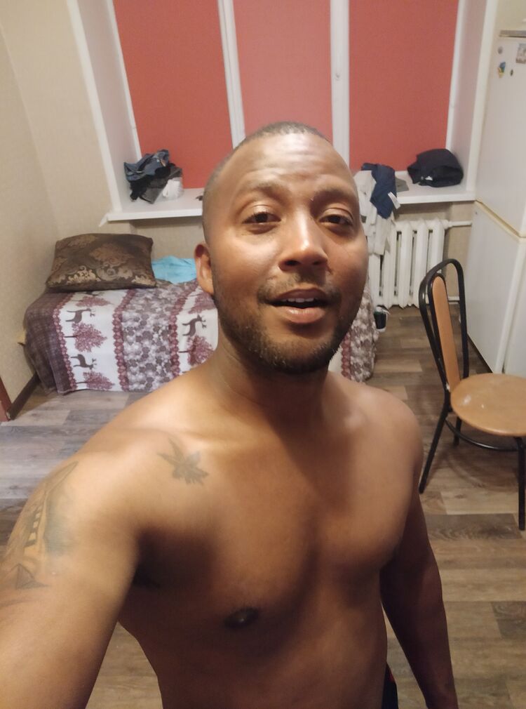  27540800  Denis, 40 ,     