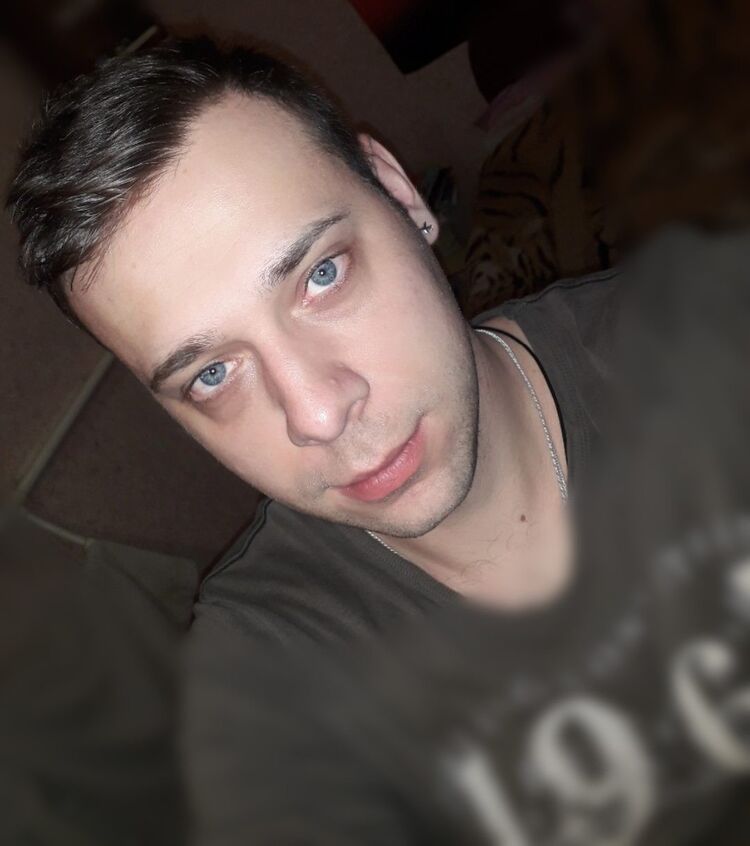  18810780  Ruslan, 37 ,    