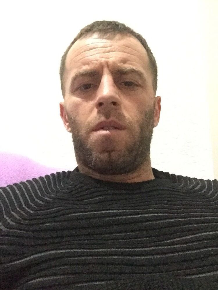  22222990  Aleksandre, 40 ,    