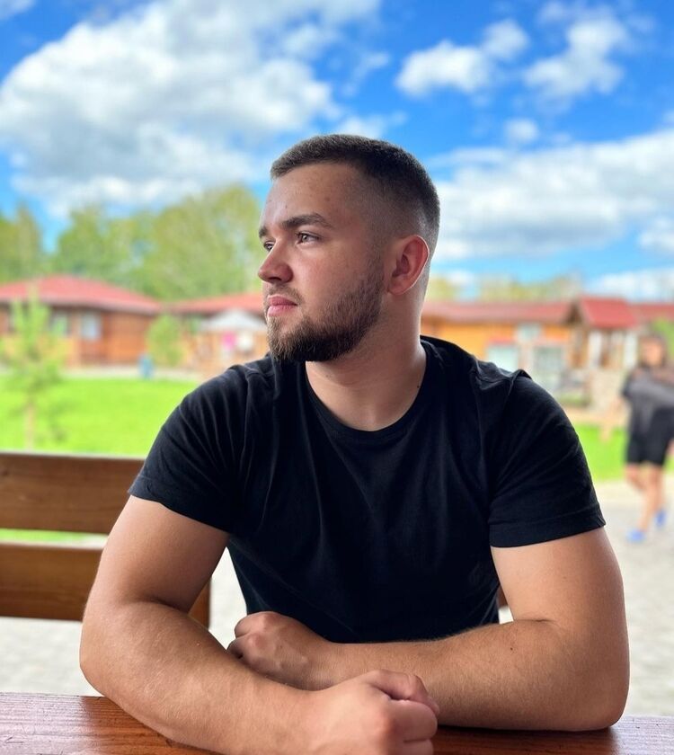  45470600  Artem, 38 ,    -