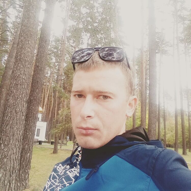 Парень искитим