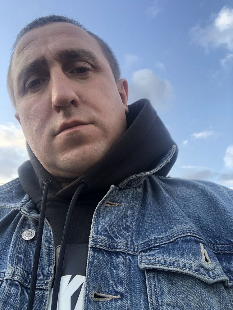  31639260  Denis, 45 ,    