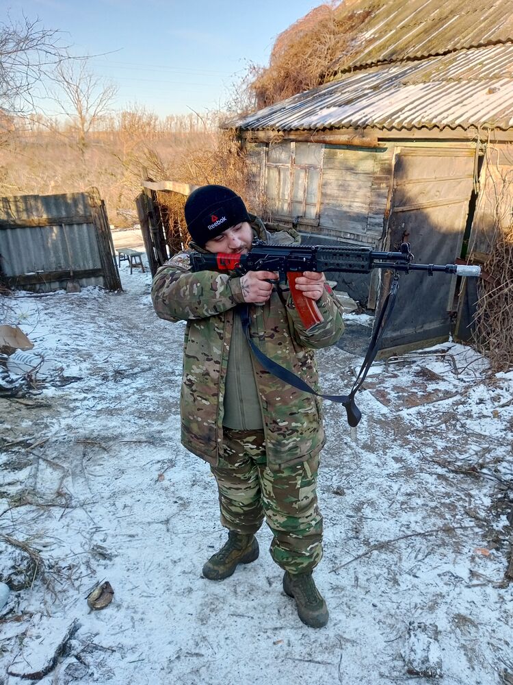  --,   , 25 ,   