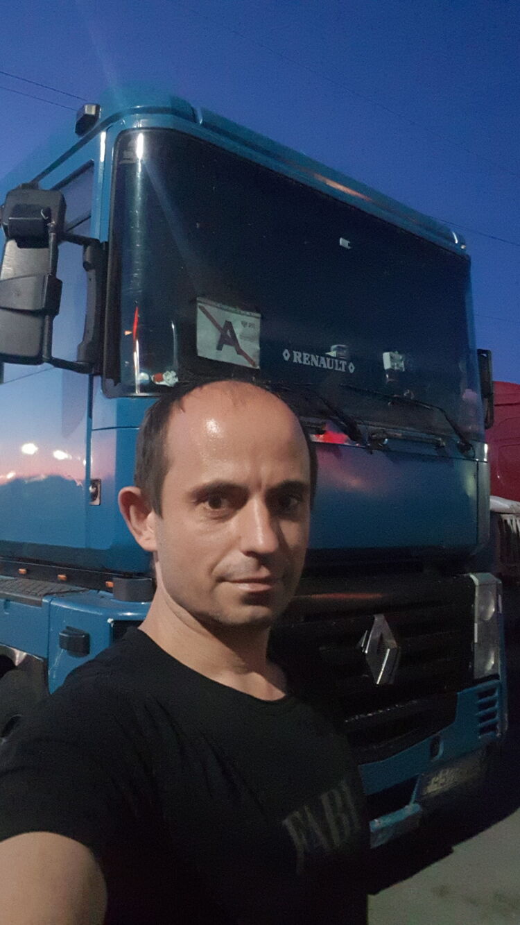  52938110  Denis, 39 ,    