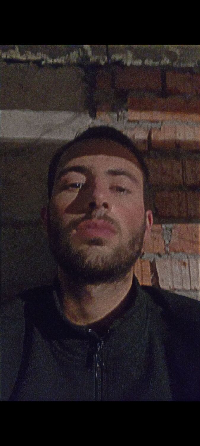  45467020  Arman, 23 ,    