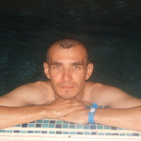  10908940  Igor, 42 ,    