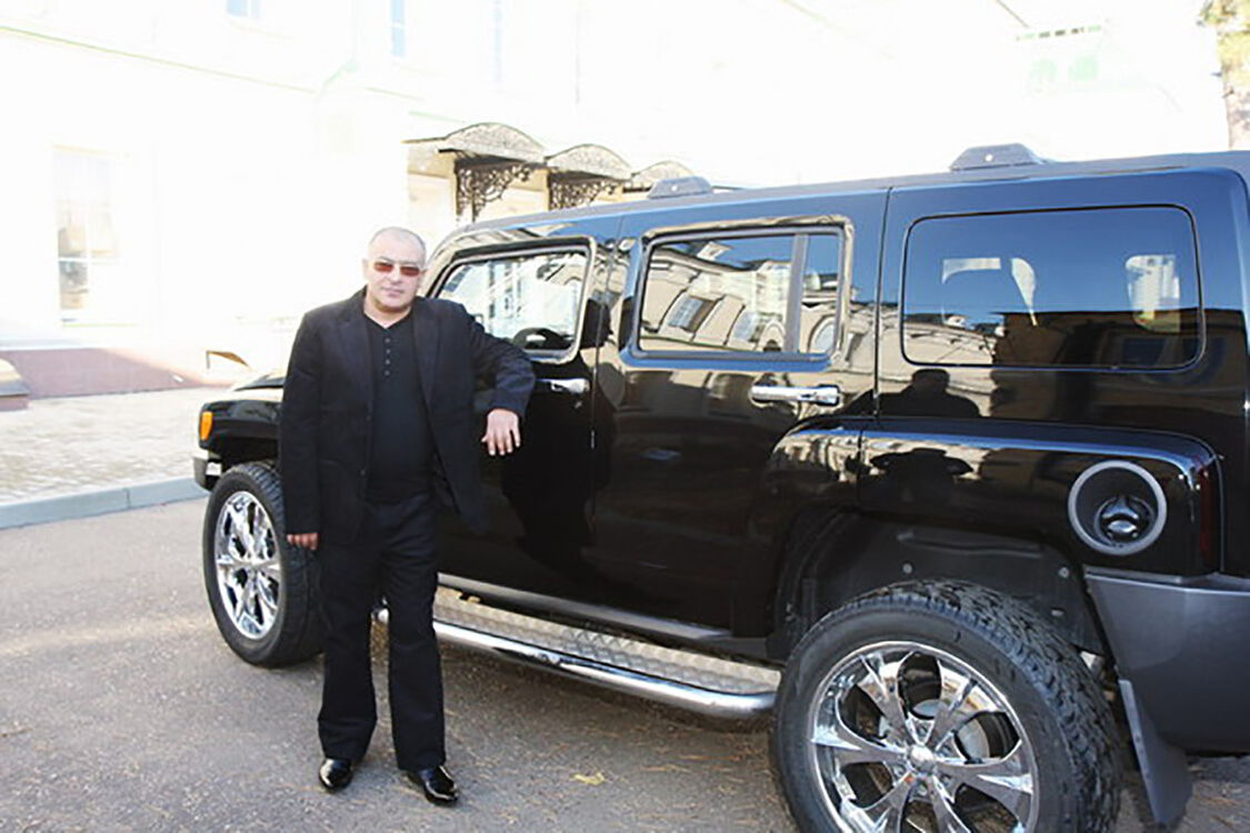  ,   Alex, 54 ,   