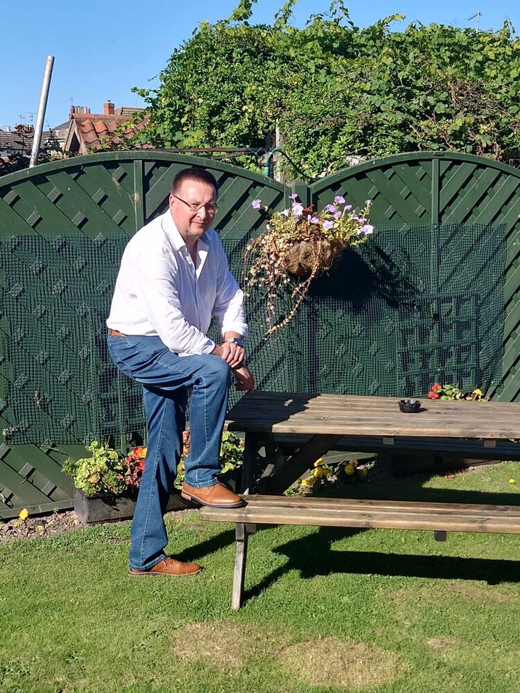 Abbots Langley,   Saulius, 51 ,   