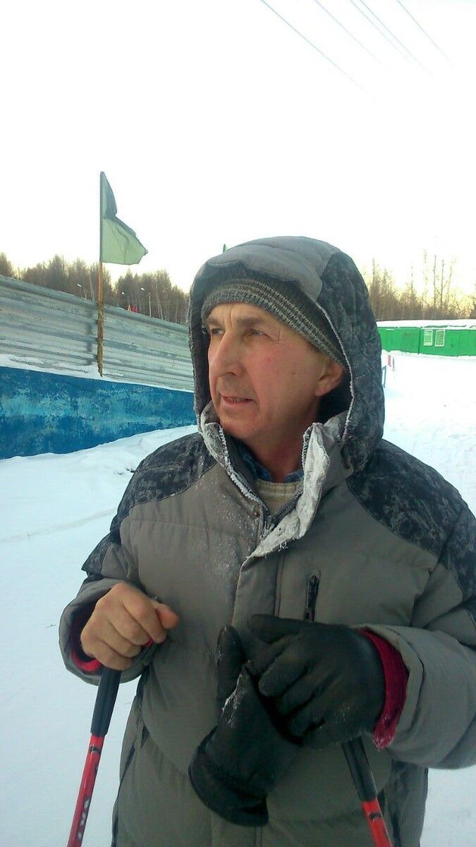  ,   Viktor, 55 ,   