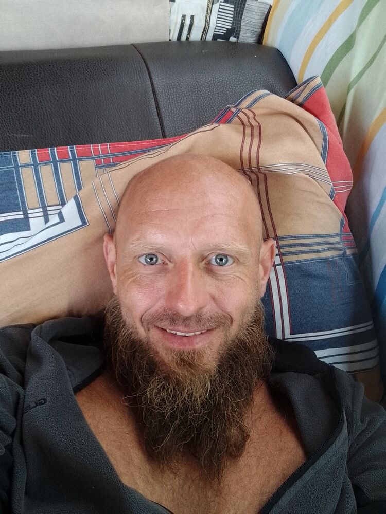  -,   , 44 ,     , c 
