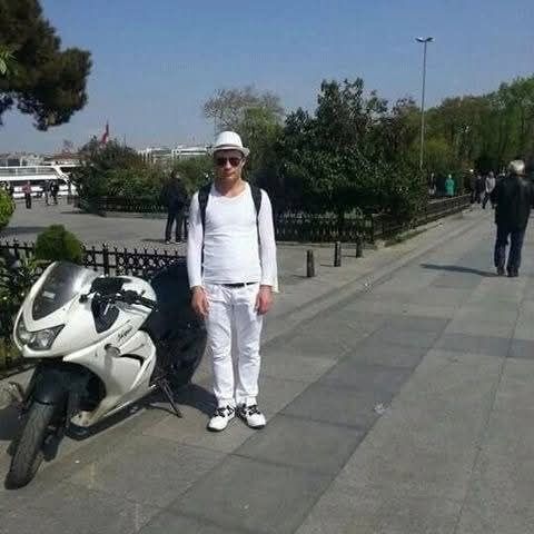  49146390  Alexandru, 37 ,    