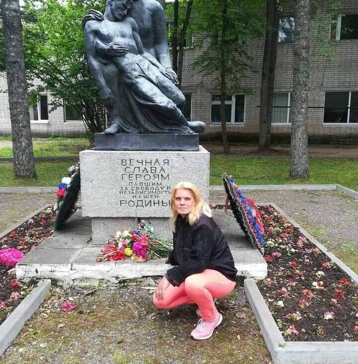  26715330  Elena, 44 ,    -