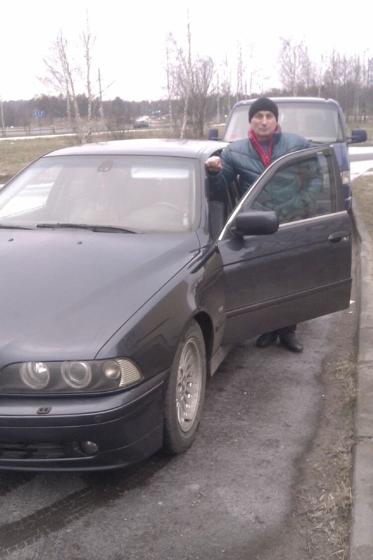  8981570  , 56 ,    