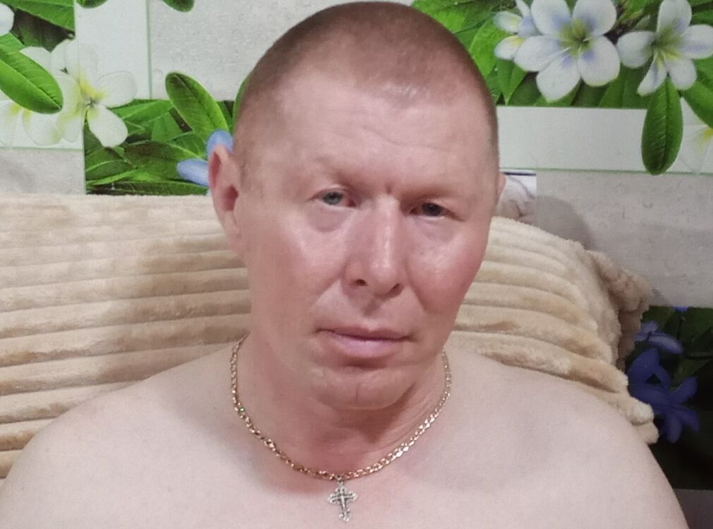  ,   Oleg, 44 ,   ,   