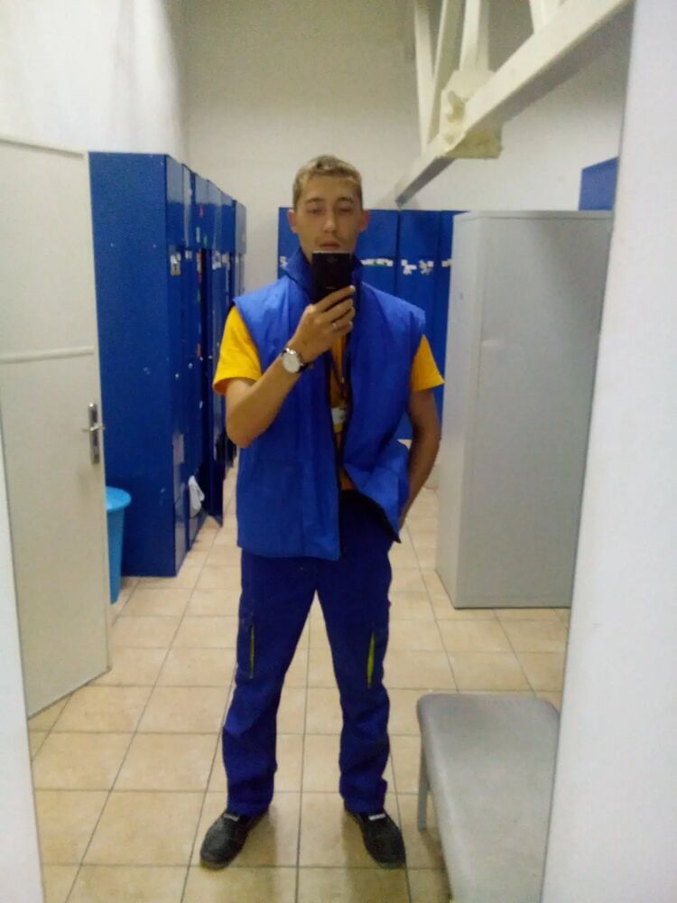  31252200  Andrey, 35 ,    
