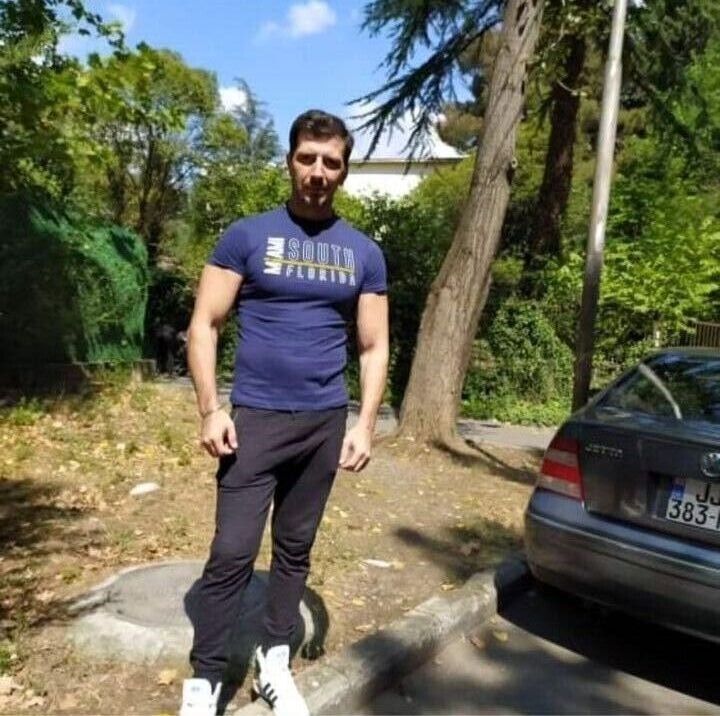  44771430  Ramaz, 49 ,    