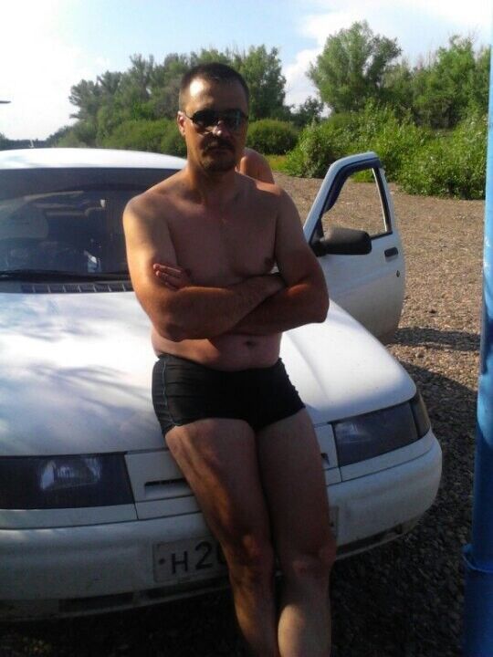 11130040  Igor, 54 ,    