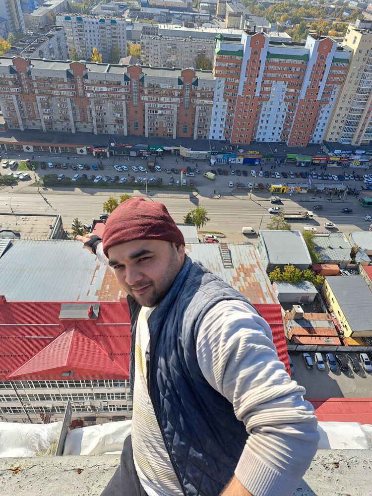  42903790  , 33 ,    