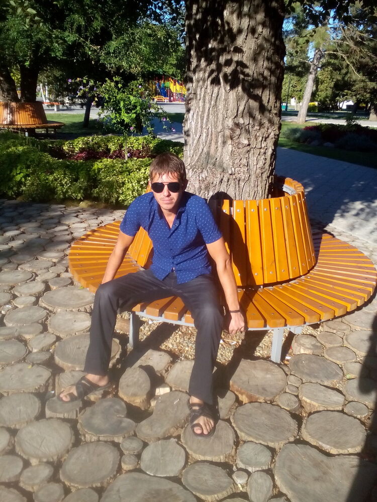  ,   Kian, 36 ,   