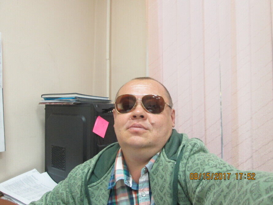  21781520  Aleks, 52 ,    