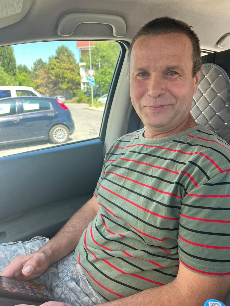  52820980  Vova , 48 ,    