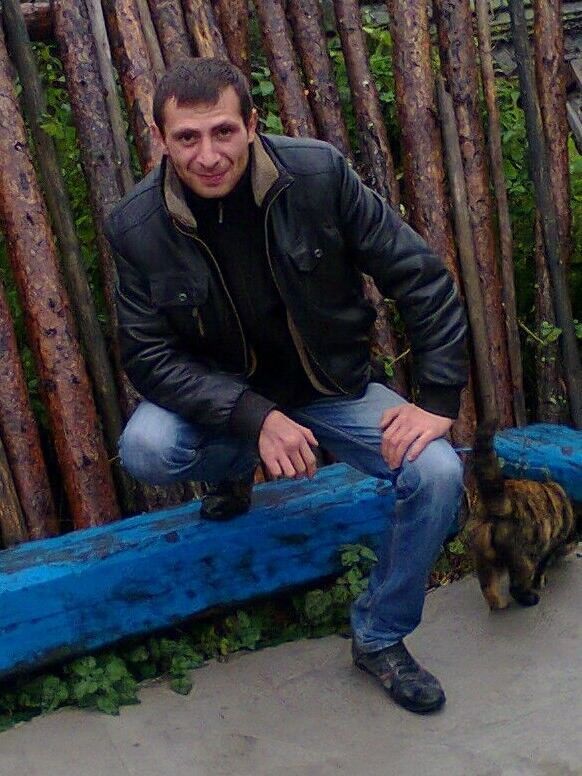 Знакомства Мурманск, фото мужчины Руслан, 40 лет, познакомится для флирта, любви и романтики, cерьезных отношений
