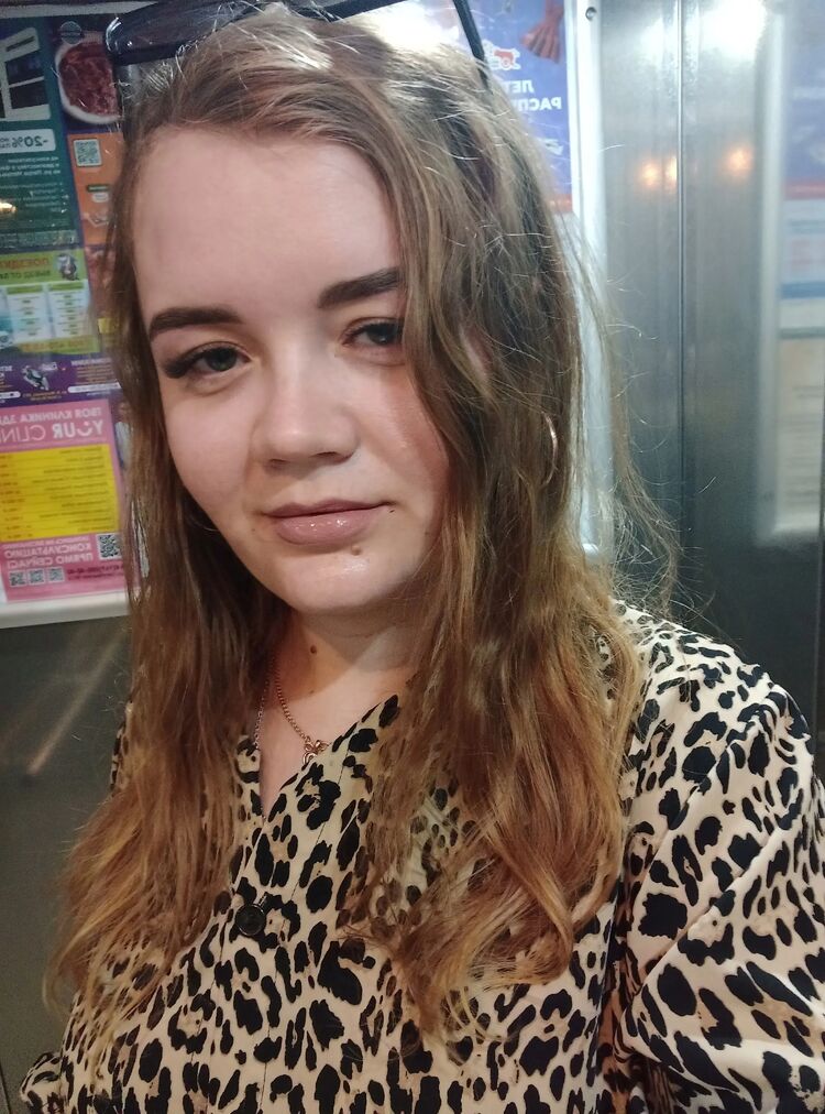 53401280  Ksenia, 27 ,    
