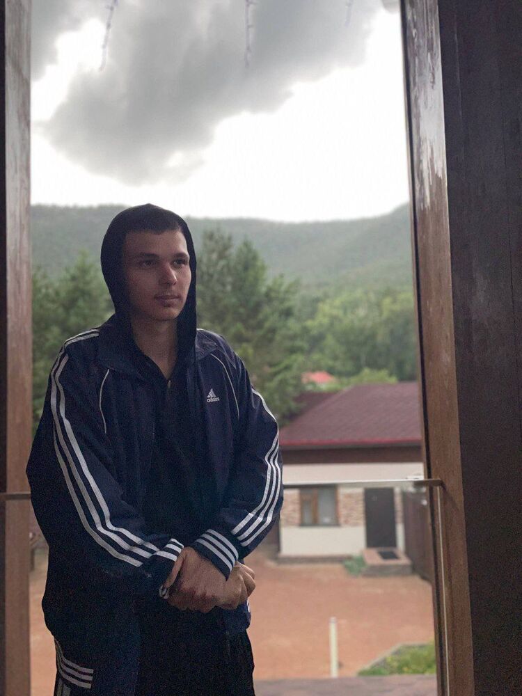  54164770  Gamora, 19 ,    