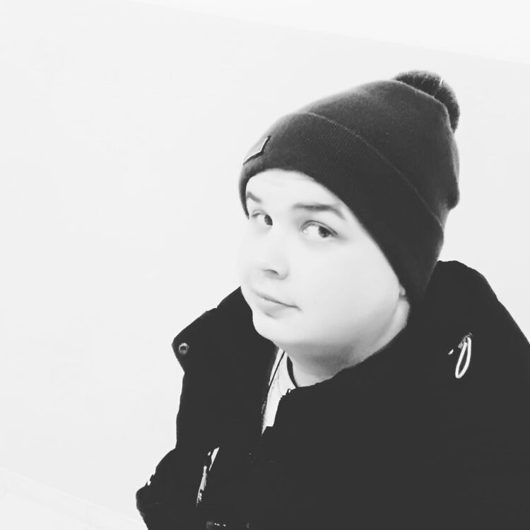  -,   Alexander, 28 ,   ,   , c 