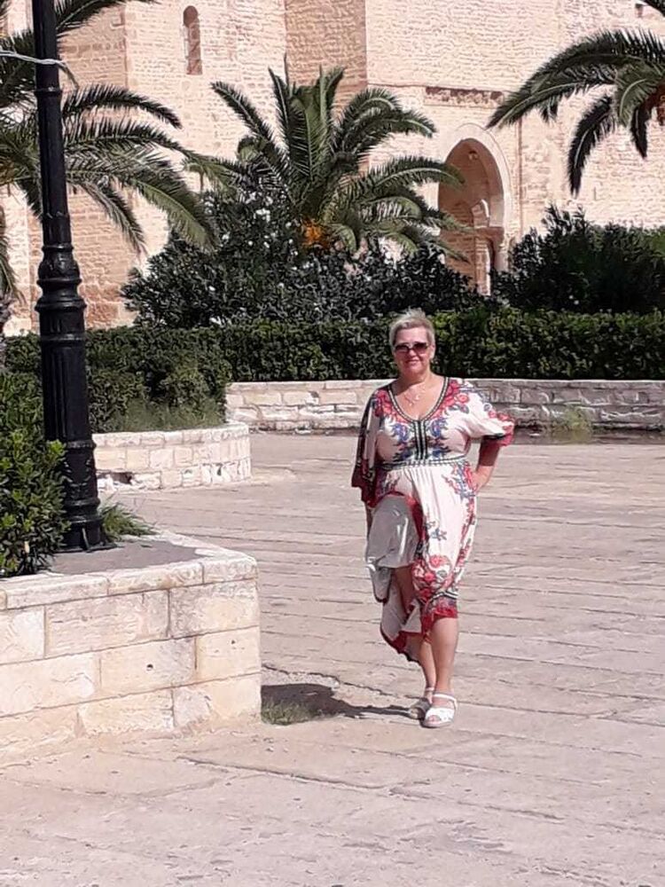  -,   Lana, 49 ,   ,   , c 