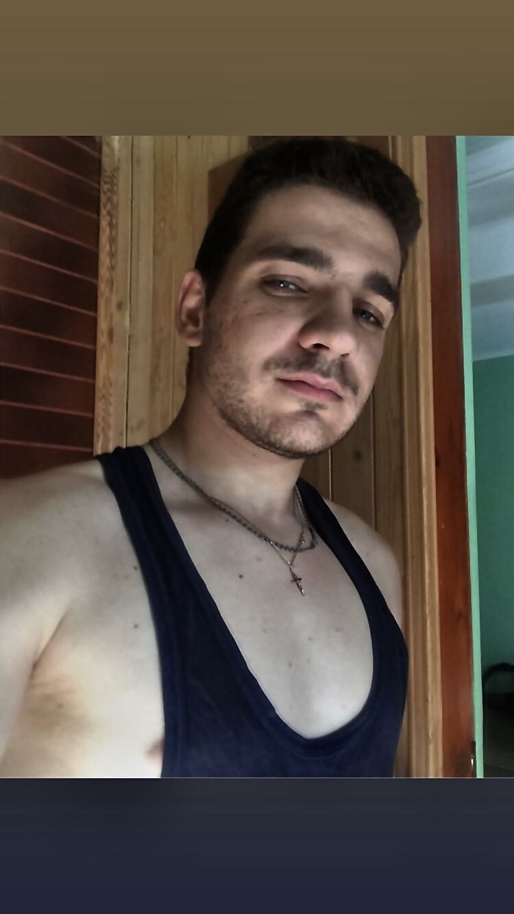  51462820  Eugen, 31 ,    