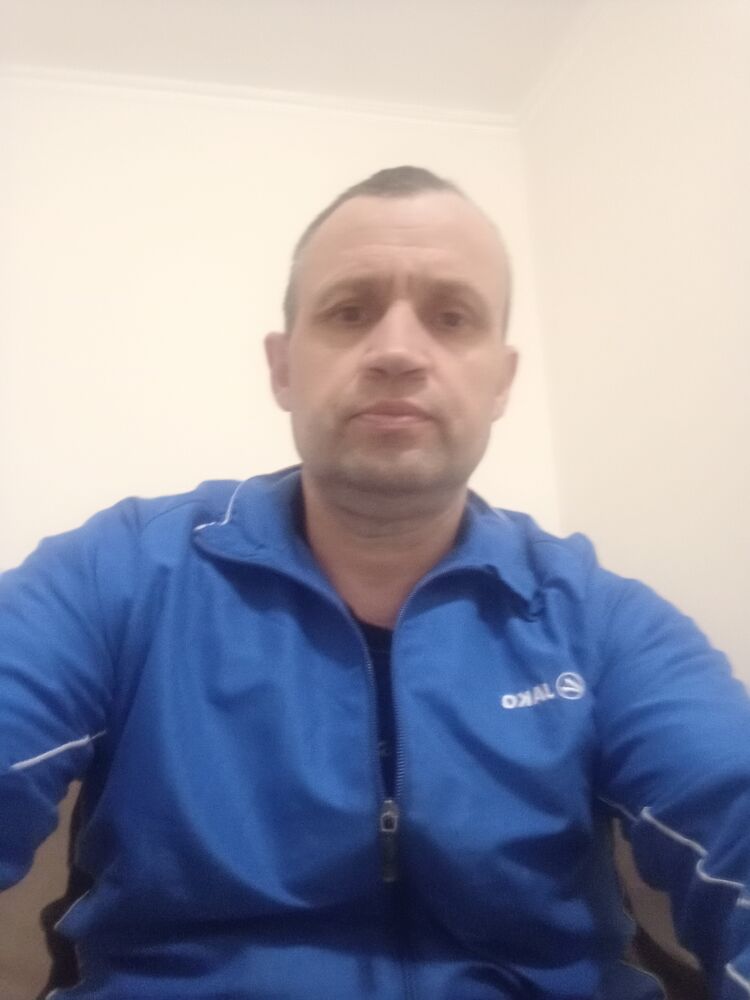  52727730  Sergey, 49 ,    