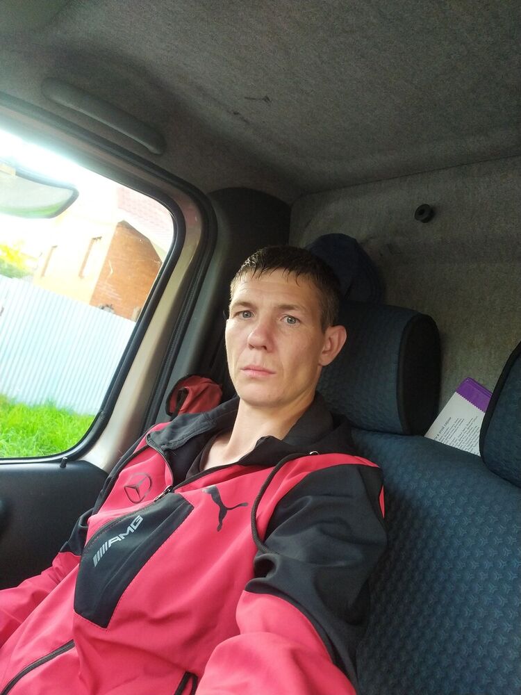  20713240  Denis, 40 ,    