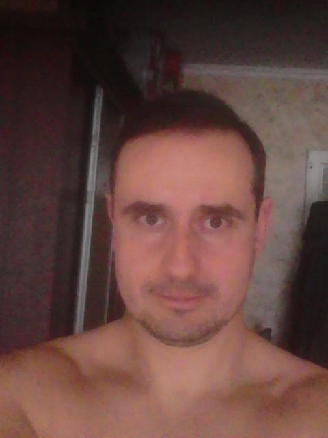  18574830  Dmitry, 46 ,    
