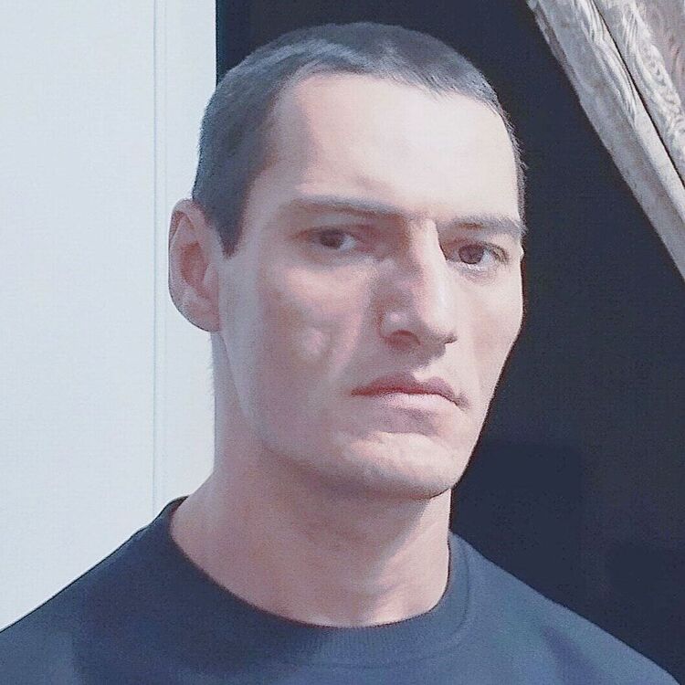  40101670  Ruslan, 32 ,    