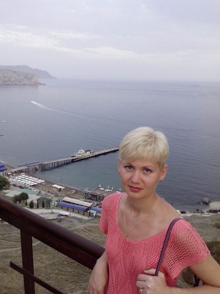  ,   Margo, 42 ,   ,   , c 